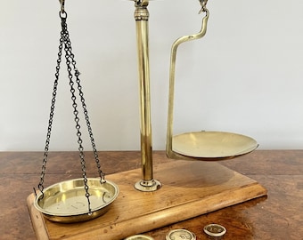 Juego de balanzas antiguas de latón victoriano España
