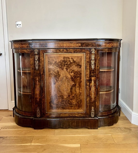 アンティークなビクトリア朝様式のウォールナット象嵌細工のクレ