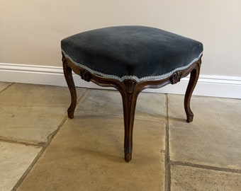 Wonderful antique Victorian quality carved walnut freestanding stool