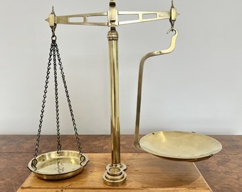 Juego de balanzas antiguas de latón victoriano España