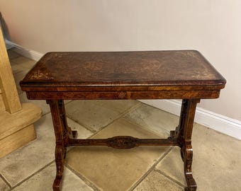 Fantastic quality antique Victorian figured walnut marquetry inlaid card table