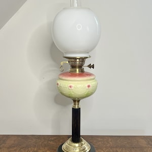 Stunning quality antique Victorian oil lamp