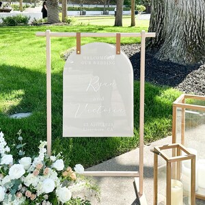 Welcome Wedding Sign, Bridal Shower Welcome Sign, Arch Acrylic Painted Sign, Special Event, Custom Acrylic Sign, Personalized Wedding Sign