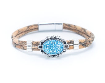 Pulsera con mosaico cerámico tradicional y dije azul. Corcho natural portugués. Joyería de corcho. Vegana y sostenible.