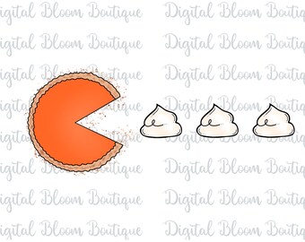 Peut inclure: Une tarte à la citrouille brune et orange avec une part manquante. Trois cuillerées de crème fouettée blanche sur un fond blanc.