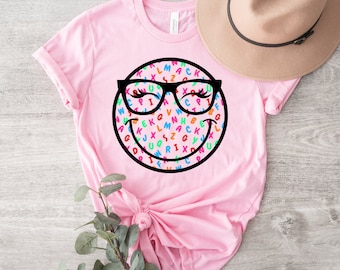 PNG dell'insegnante ~ Faccina sorridente ~ Alfabeto ~ Occhiali da vista ~ Immagine DTF carina ~ Sublimazione del volto sorridente per camicia ~ Ciglia ~ Insegnamento PNG ~ Faccia felice