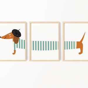 Pode incluir: Três impressões emolduradas de um dachshund de desenho animado vestindo uma camisa listrada e um boné. A primeira impressão mostra a cabeça e os ombros do dachshund, a segunda impressão mostra o corpo do dachshund e a terceira impressão mostra a cauda do dachshund.