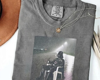 Camisa Chill Dark Lord Comfort Colors, camisa vintage divertida del espacio, camiseta gráfica de ciencia ficción con galaxia lluviosa, camisa genial de galaxia, regalo para un fan