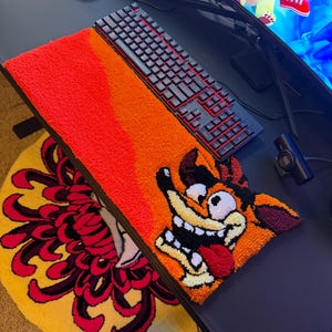 CRASH BANDICOOT GIOCATTOLO morbido con maschera Aku Aku Tiki peluche in