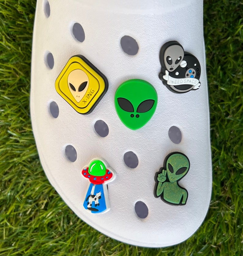 Alien Shoe Charms: Extraterrestrial Clog Accessories - Halloween Shoe ...