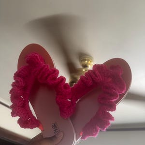 Ruffled crochet flip flops