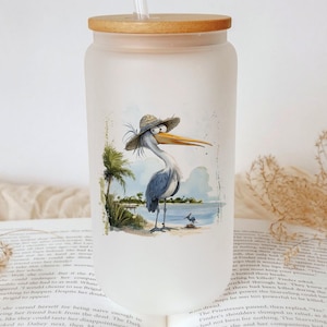 Cute Heron Beach Hat Cartoon Glass Tumbler – Coastal Bird Illustration Cup, Ocean Shore Summer Drinkware Gift