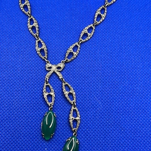1920s Art Deco Green Stones Negligée Sterling Marcasite Necklace