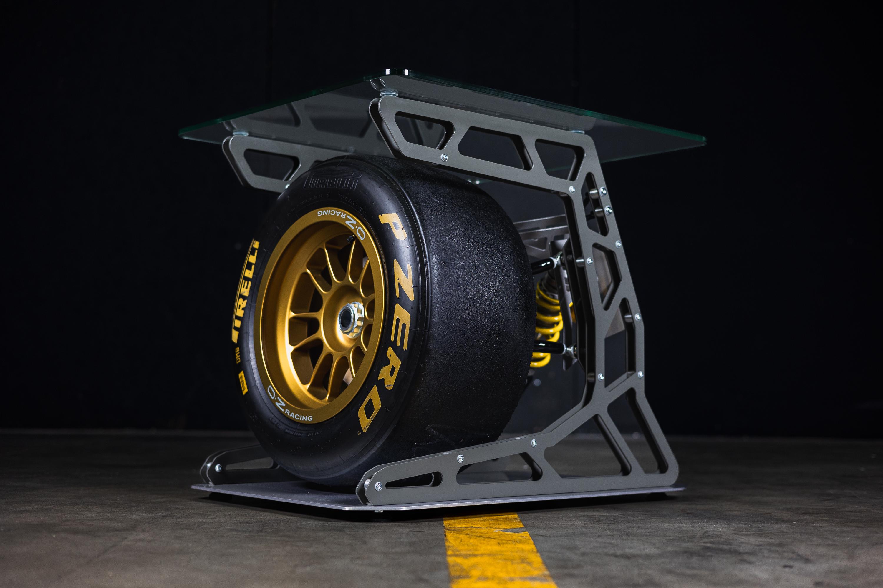 Yahoo!オークション -「f1タイヤテーブル」の落札相場・落札価格