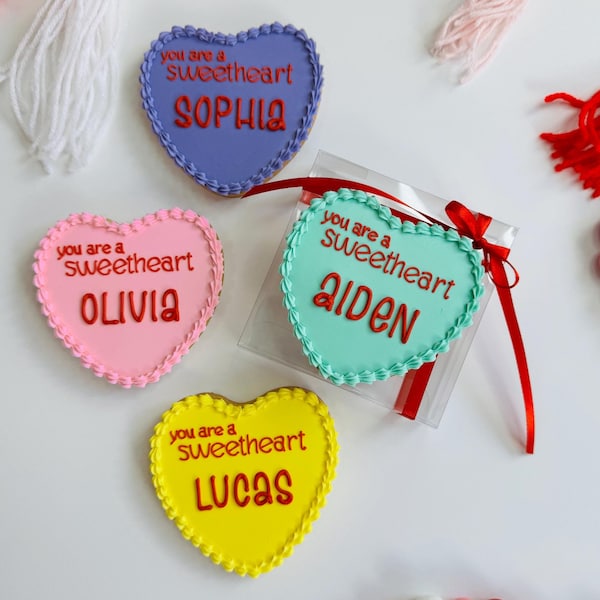Personalized Sweetheart Valentine’s Day Cookie – Custom Name & Color