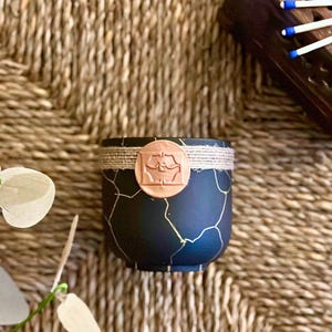 Elemental Guard Shungitljus med cederträ, ekmossa och bärnsten, specialanpassad doft, Kintsugi heminredning
