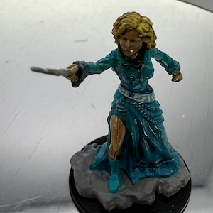 Female Human Wizard Sorcerer Priest Mage Cleric Hand Painted Miniature Dungeons Dragons D&D DND Pathfinder Role Playing Miniatures