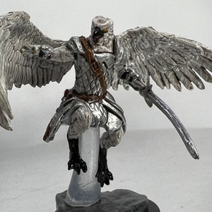 Aarokocra Paladin Cleric Fighter Painted Miniature Dungeons Dragons D&D DND Pathfinder Role Playing Miniatures Rito
