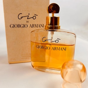 Gió de Giorgio Armani EDP perfume. This beautiful scent comes in a 50mL / 1.7Fl.Oz. bottle with original box. About 70% remains, see pics.