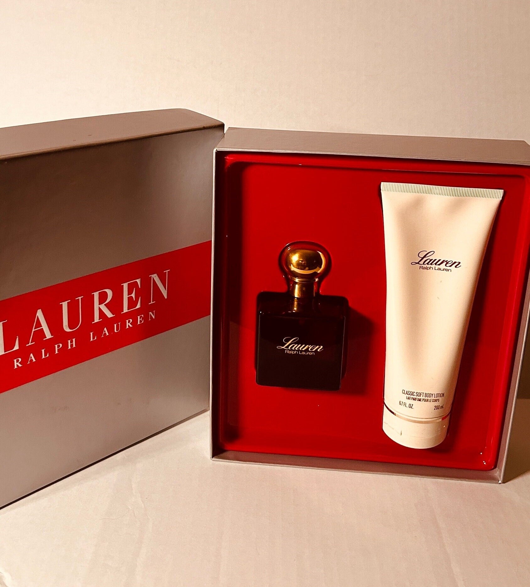 Ralph Lauren Perfume Gift Set. Lauren Perfume EDT 4 Fl.oz and Lauren Soft  Body Lotion 6.7 Fl.oz. 