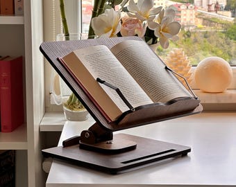 木製　古いブックスタンド　old book stand made of wood 19th C Antique French Fruit Wood Reading Stand or Book Stand