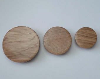 Bouton rond ou Patère dessous courbe en chêne massif (massive oak) diametre 60mm , 80mm  ou 100mm / 2,36" ou 3,14" ou  3,93"