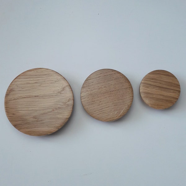 Bouton rond ou Patère dessous courbe en chêne massif (massive oak) diametre 60mm , 80mm  ou 100mm / 2,36" ou 3,14" ou  3,93"