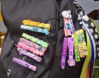 Handmade Volleyball Spirit Clips: Acrylic Resin Beads, Vibrant Paint, Team Pride Accessories