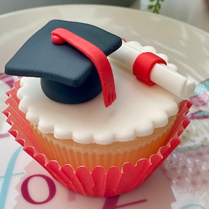 Czapka i zwój na zakończenie studiów Uniwersytet Uni Szkoła Gratulacje Fondant Tort Topper Cupcake Toppers Absolwenci 2025 Prezent jadalny