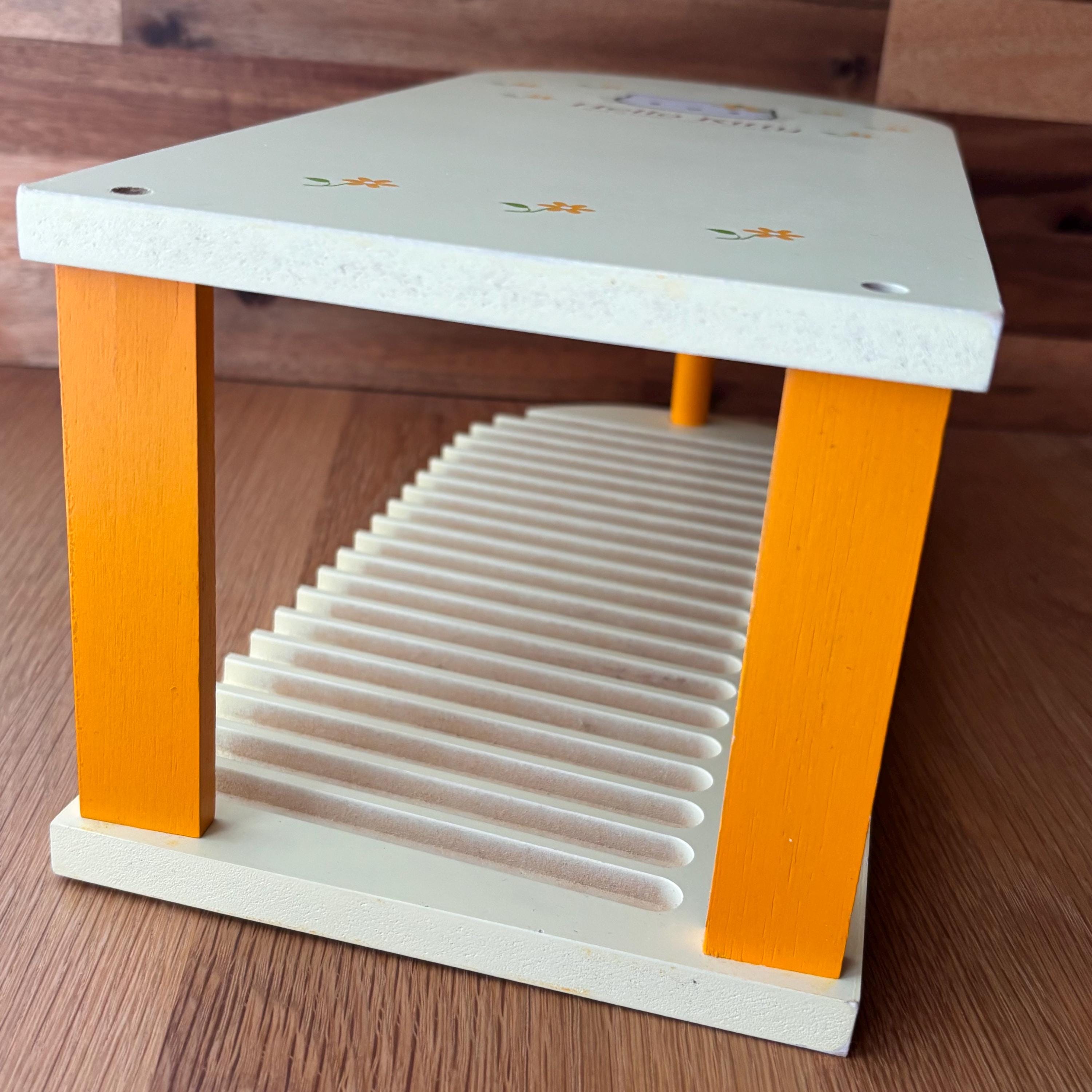 HELLO KITTY 木製ＣDラック Sanrio HELLO KITTY Wooden CD Storage Tower H14