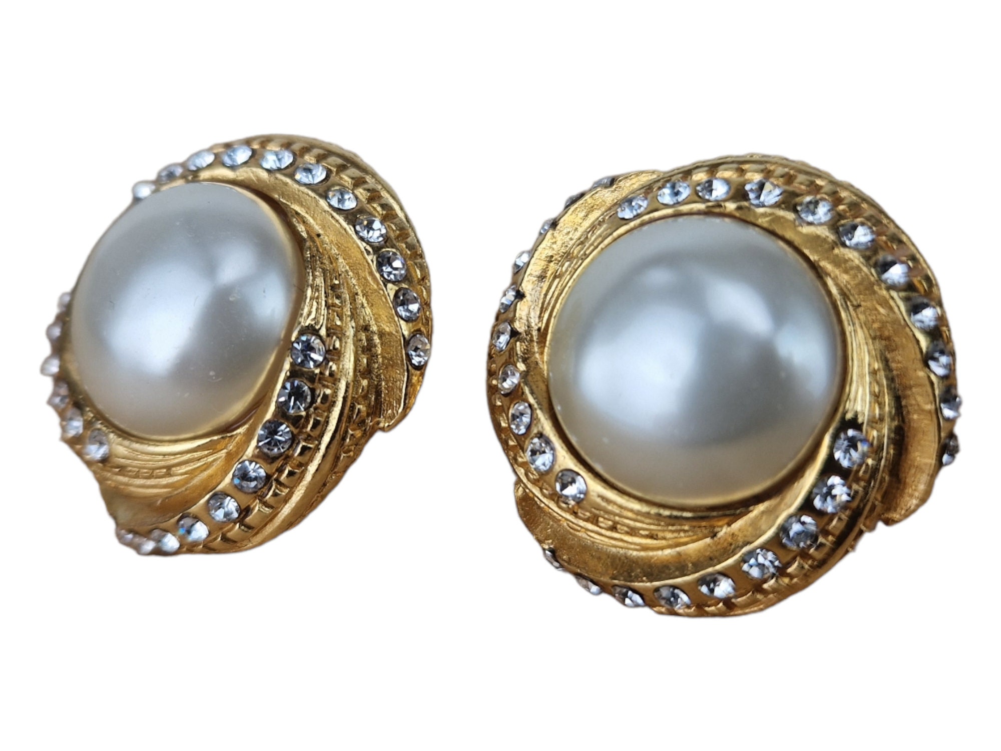 chanel pearl earrings vintage clip