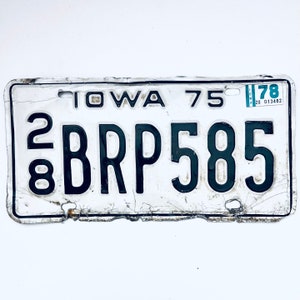 1975 United States Iowa Delaware County Truck License Plate 28 AW3854