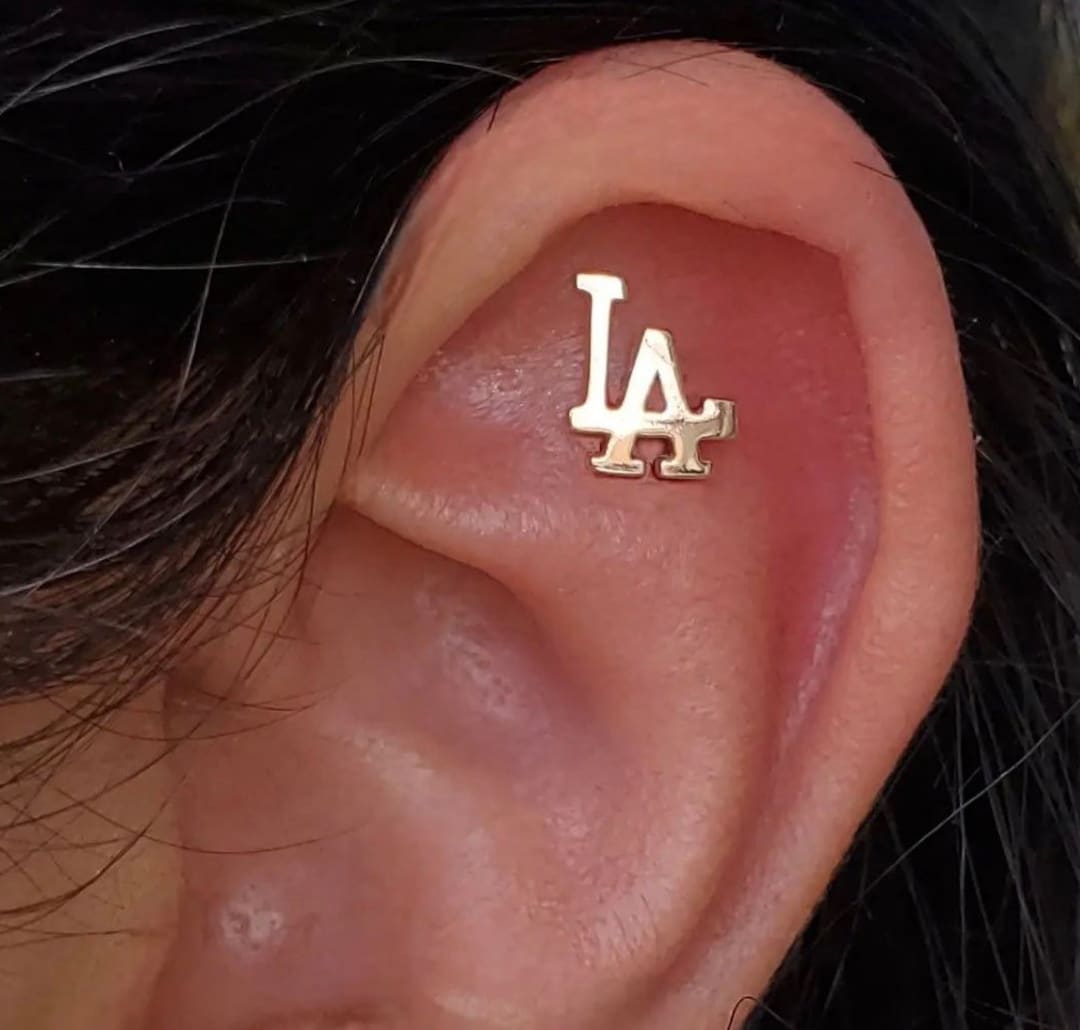 [LLOYD] 韓国☆14K☆White Rabbit Single Piercing LLOYD] 韓国☆14K☆White Rabbit Single Piercing