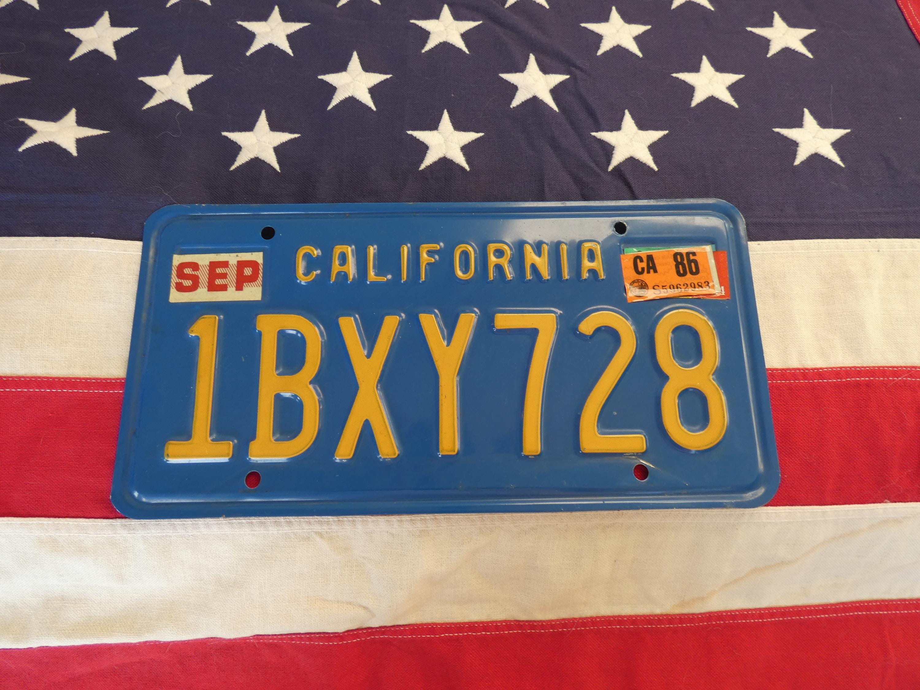 REAL VINTAGE American number plate from the 80s coming from the California State !