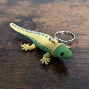 Green & Yellow Lizard Keychain | Soft Rubbery Gecko Keychain | Animal Figurine | Reptile Lover Gift Idea | Unique Key Fob | Zipper Pull