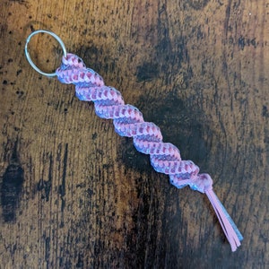 Gimp Bracelet Making Kit Plastic Lanyard String with Jewelry Clasp Key  Chain Ring Lanyard Clips Snap Lanyard Hooks Gimp Bracelet Cord for  Friendship Bracelets Jewelry Making 