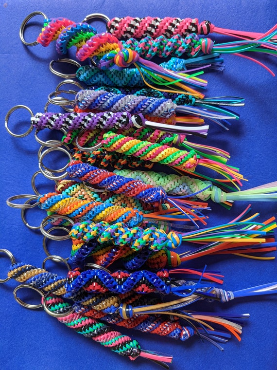 How to Make Boondoggle Keychains DIY!