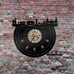 Uhr Stadt Neuss LED Wandbild Holz  Wandtattoo Silhouette
