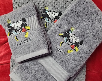 ミニーマウスとミッキーマウスのスパタオルとバスタオル