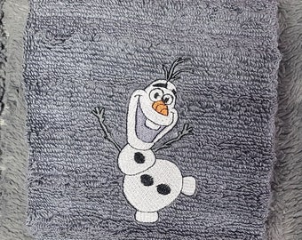 Toalla de Frozen con Olaf bordado