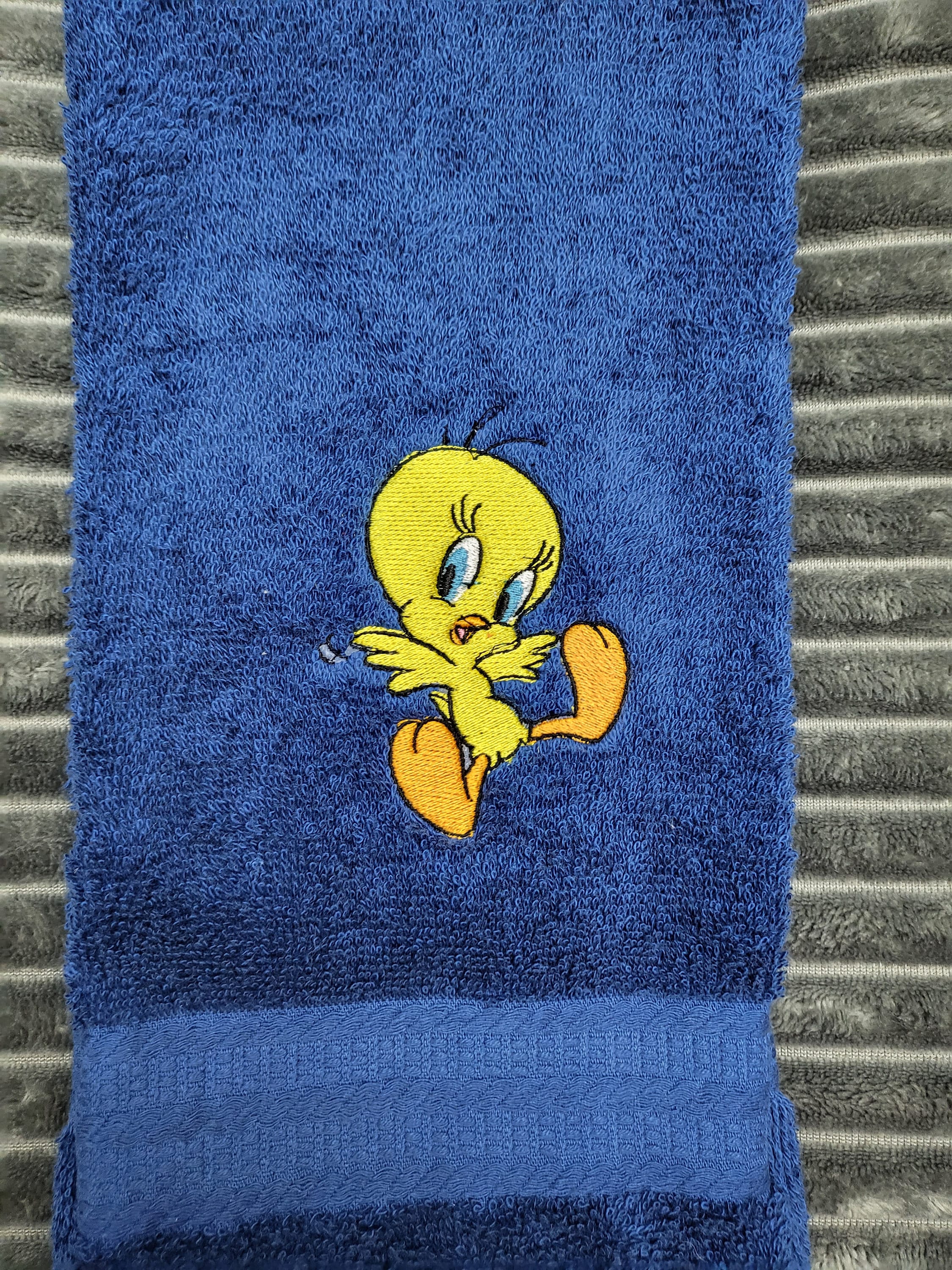 ワーナーブラザーズスタジオストア Tweety Bird 大判バスタオル Tweety Bird Towel - Etsy