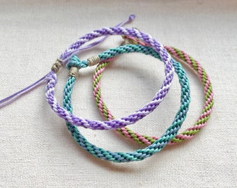 Pulsera de la amistad con nudo de macramé trenzado bicolor personalizado Your Own Colour*