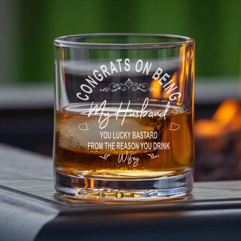 Engraved Whiskey Glass | Funny Husband Gift, Anniversary Present afbeelding 2