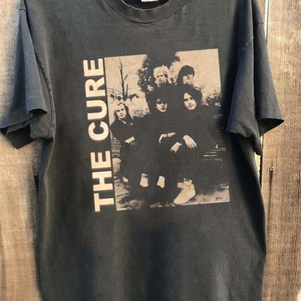 The Cure jaren '90 Vintage Shirt, The Cure Merch, The Cure Band T-shirt, Vintage The Cure shirt, The Cure tour, Unisex t-shirt, The Cure