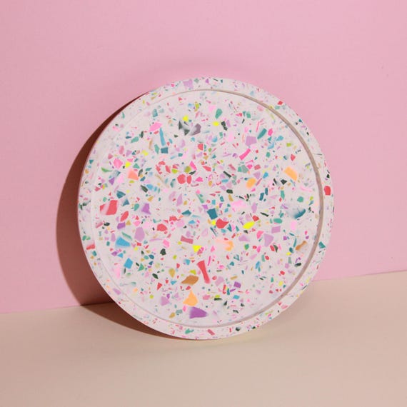 Rundes Terrazzo Tablett bunt – Handmade Jesin Deko - Zero Waste Design Tablett