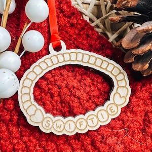 Taylor Christmas Ornament, Merry Swiftmas, Swiftie Wood Ornament, TS Christmas Ornament, Swiftie Ornament, 2023 Ornament Gift Fan
