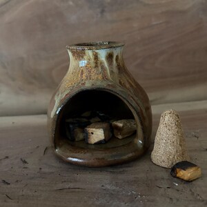 Quemador de Palo Santo de cerámica hecho a mano: Chimenea con esmaltado personalizado imagen 4