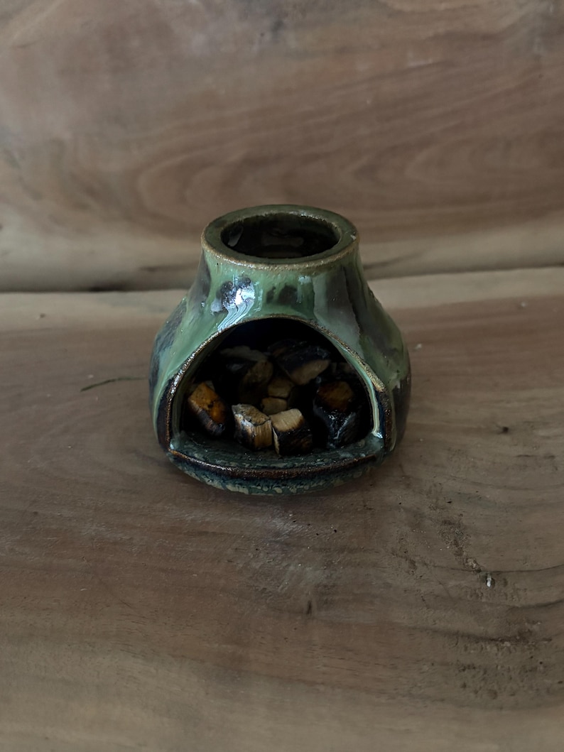 Quemador de Palo Santo de cerámica hecho a mano: Chimenea con esmaltado personalizado imagen 7