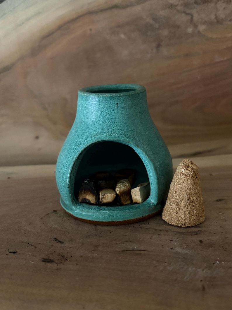 Quemador de Palo Santo de cerámica hecho a mano: Chimenea con esmaltado personalizado imagen 14