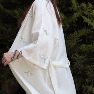 Mousseline Kimono met geborduurde bloemen | Kimono Vest | Handgemaakte Festival Kimono | Bloemen boho kimono